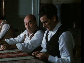 Enzo Cannavale con Massimo Troisi in Le vie del Signore sono finite (1987)