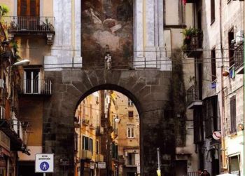 Centro storico di Napoli: Porta San Gennaro