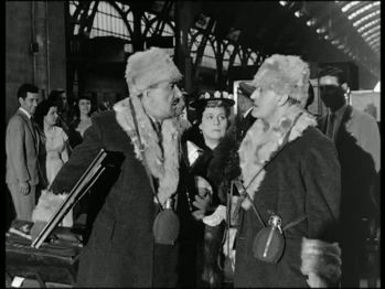 L'arrivo alla stazione dei fratelli Capone