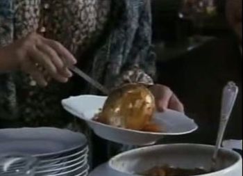 Ecco il protagonista assoluto della commedia: il ragù! (questo, della versione della Wertmuller ha un colore decisamente troppo chiaro...)