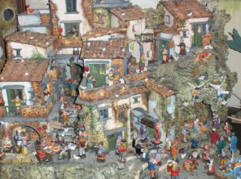 Un esempio di presepe "povero" con tante scene profane